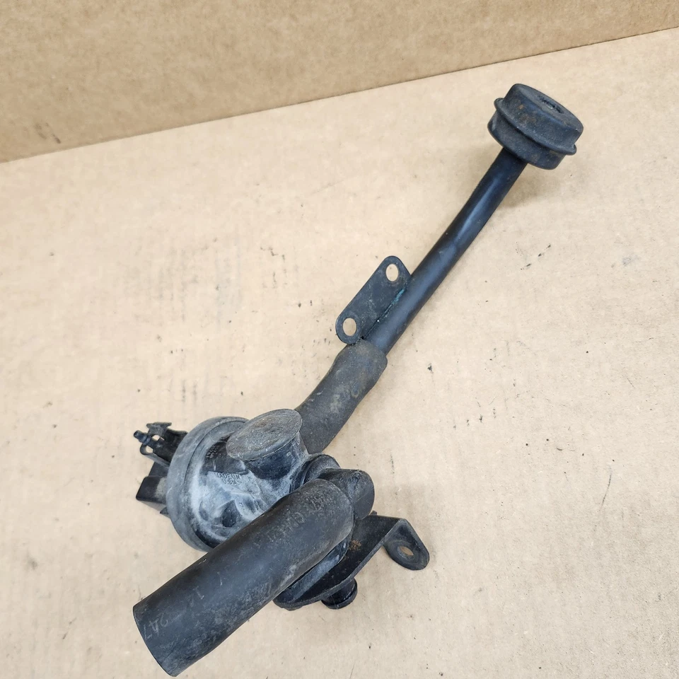 Válvula de control de inyección de aire de smog 85 C4 Corvette manguera de tubo silenciador OEM Foto 3 de 4