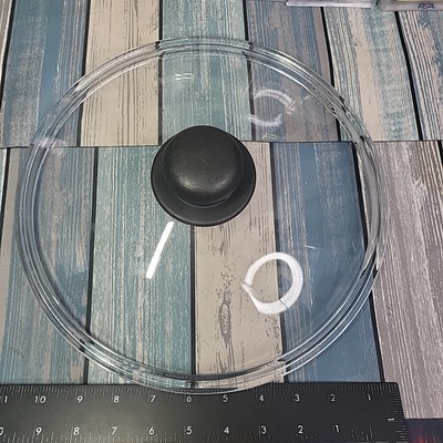 Pyrex 28 cm 2V Replacement Lid 11'' with Black Plastic Knob (SMALL CHIP ON RIM)