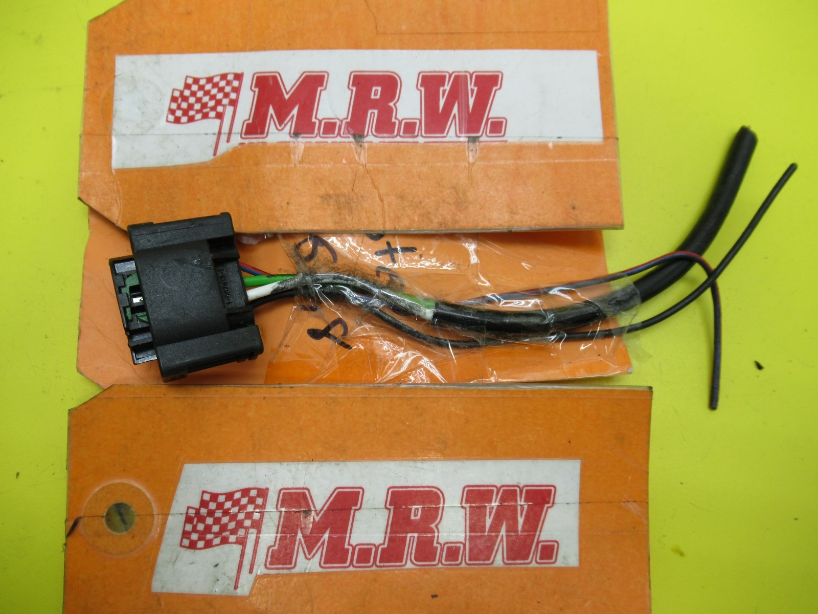 WIRE PLUG CONNECTOR OFF YAW RATE ABS BRAKE CONTROL BCM COMPUTER ECM ECU SAAB 9-3