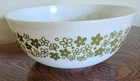 PYREX Spring Blossom "Crazy Daisy" # 404 Mixing Bowl White w/ Green Flowers
