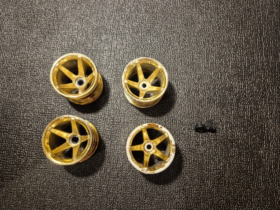 HPI GOLD 2.2 5 STAR TRUCK WHEEL SET FRONT AN REAR HEX AN BEARING ADAPTERS INCLUD - Image 2 of 4
