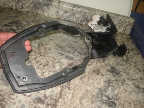1993 Johnson 15hp plastic panel bracket J15RETB boat motor part bin 745 - Picture 2 of 3