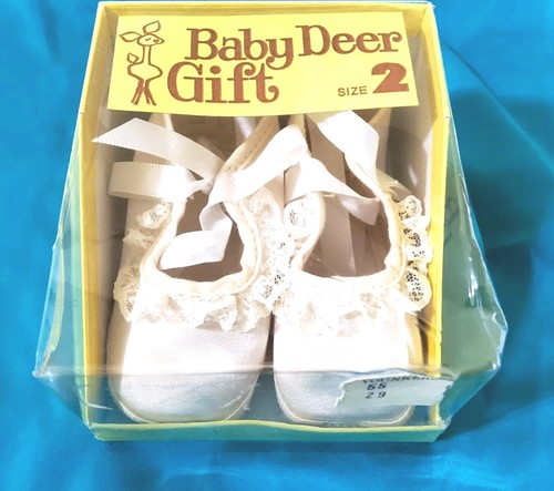 VINTAGE Baby Deer Lace Trim Beige Satin Baby Shoes w/ Original Box - Size 2 - 第 1/9 張圖片