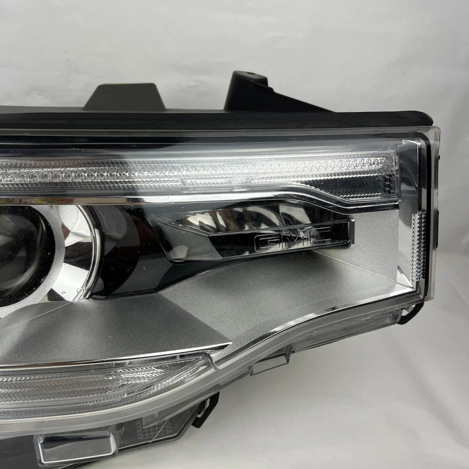 Faro halógeno LED OEM GM 2017 2018 2019 GMC Acadia pasajero derecho 84075082 Foto 4 de 4