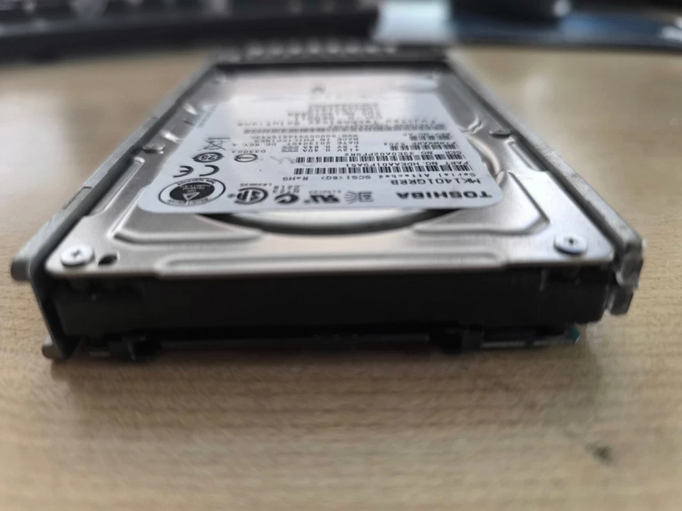 Fujitsu HDD 146GB caddy 2.5" 10K SAS A3C4010974 HDEAA01FSA5I - Immagine 4 di 4
