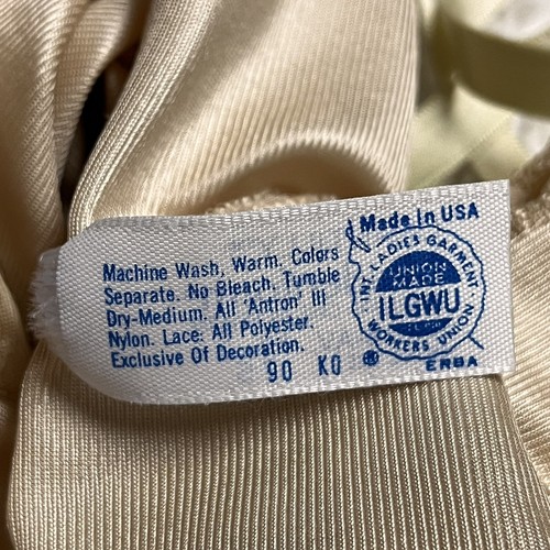 Vintage 1970s Chantilly by Maidenform Beige Lace Trim Mini-Slip Size 34 - Picture 8 of 9