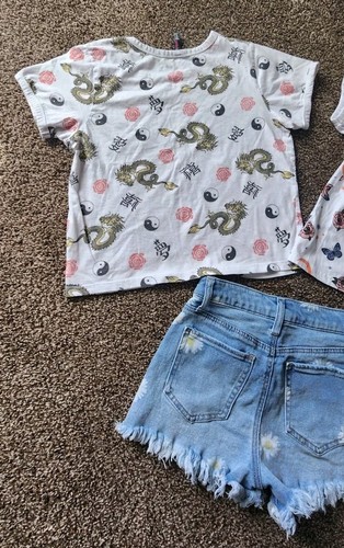 Lot Of 3 Pieces Womens Size Small 1 Short 2 T-shirt Juniors - Picture 10 of 12