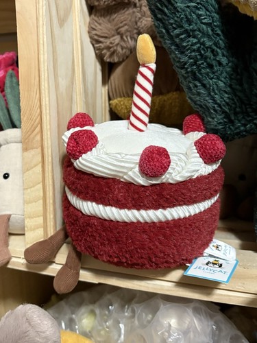 Jellycat Cheri Cake BNWT Valentines Gift For Girlfriend/Wife! - Picture 2 of 2