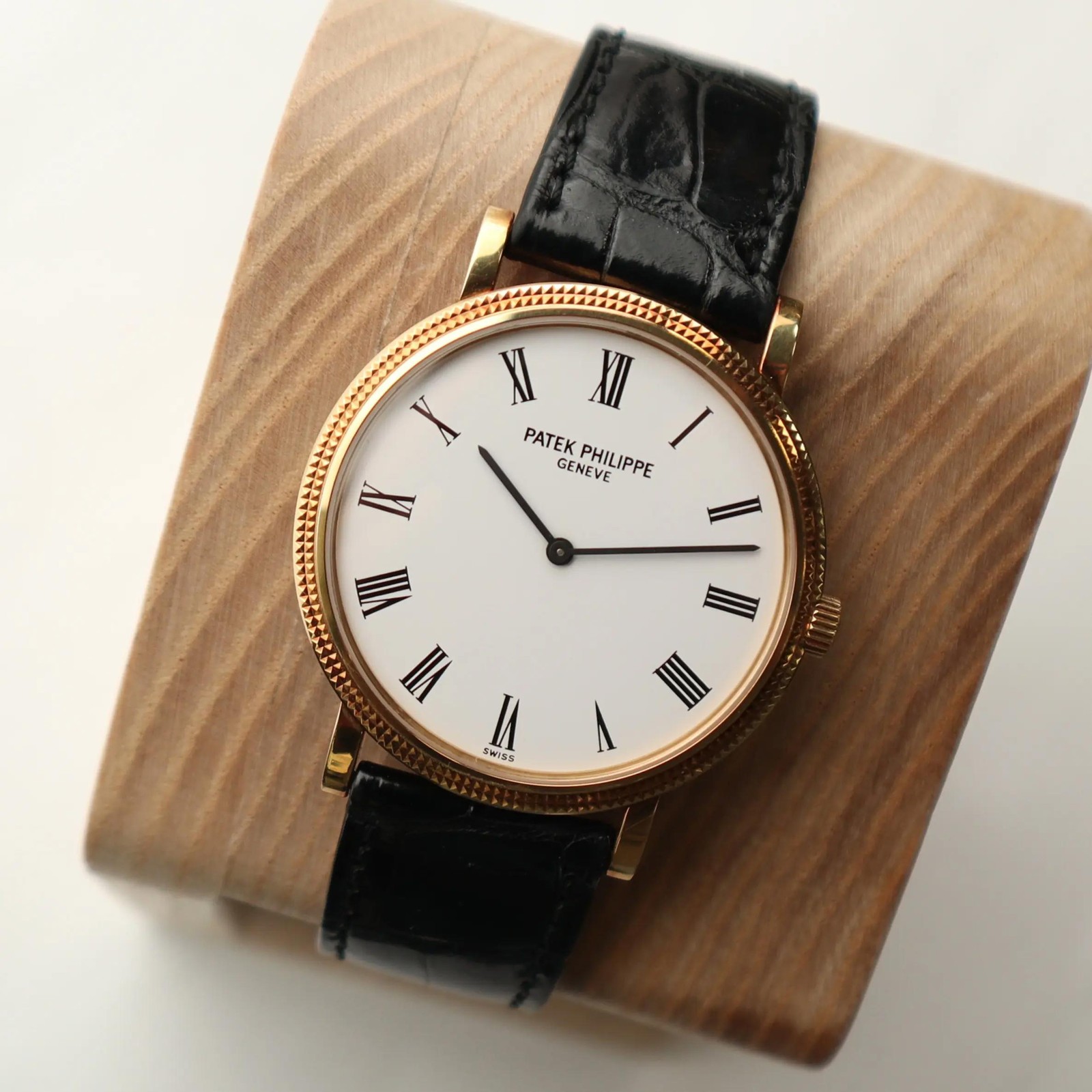 Patek Philippe Calatrava 35mm 5120J-001 18k Yellow Gold White Dial Watch