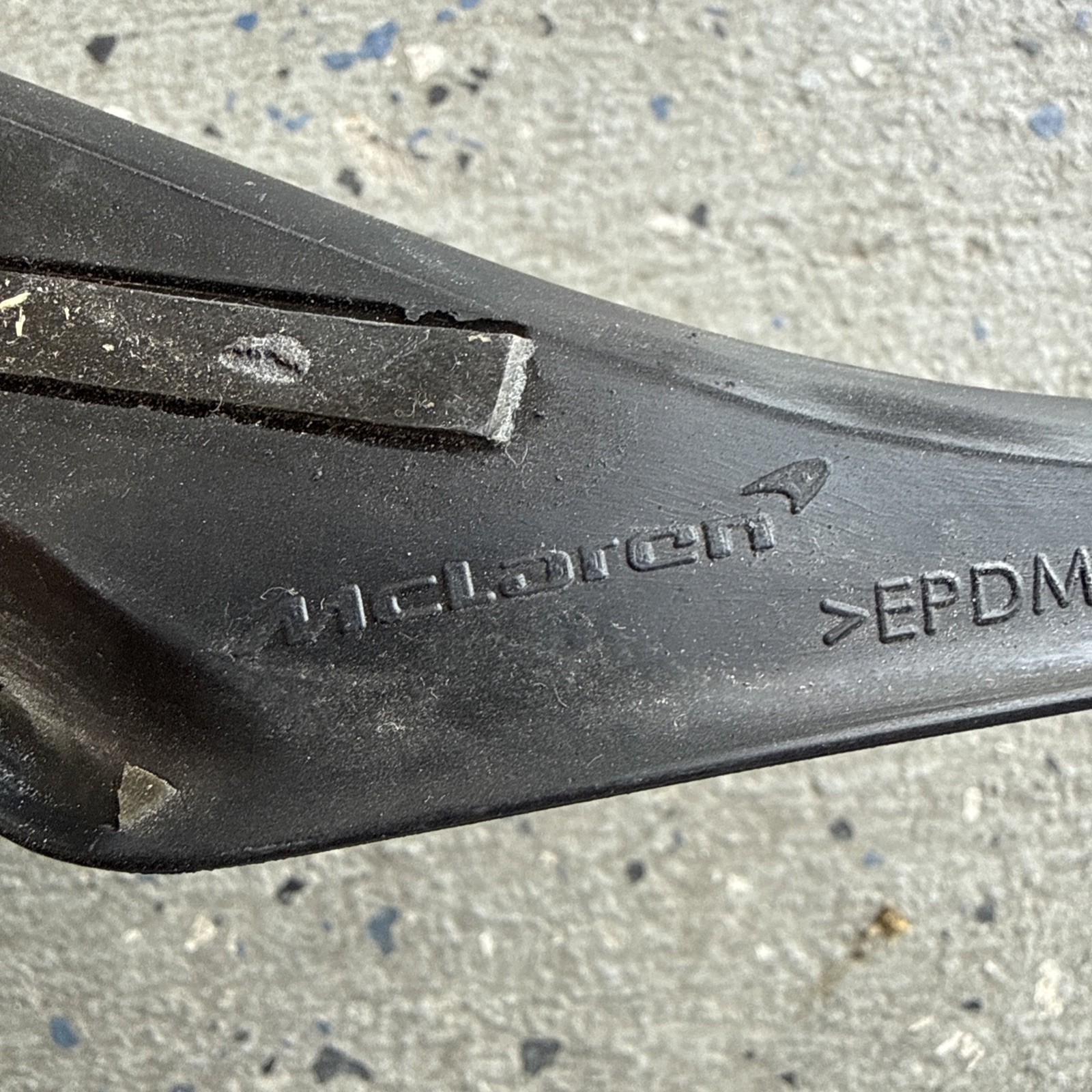 T020 2016 16 MCLAREN 570S LH LEFT DOOR WEATHERSTRIP #1 13A6347CP