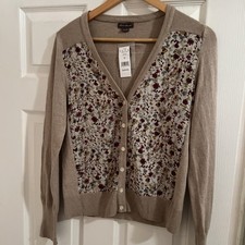Eddie Bauer women's cardigan sweater with a floral pattern V Neck Size Small