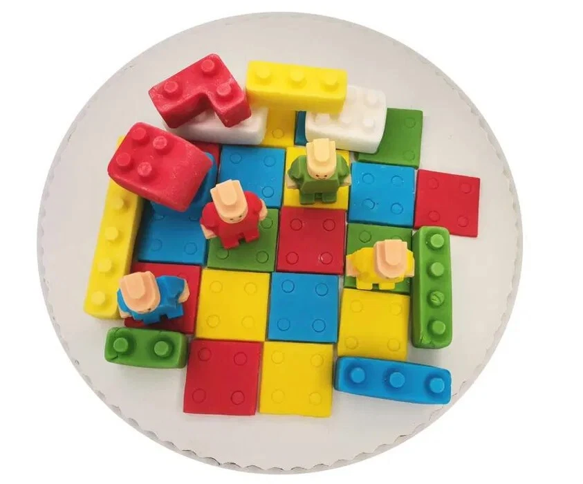 Cake set blocks people tiles - Image 3 of 3