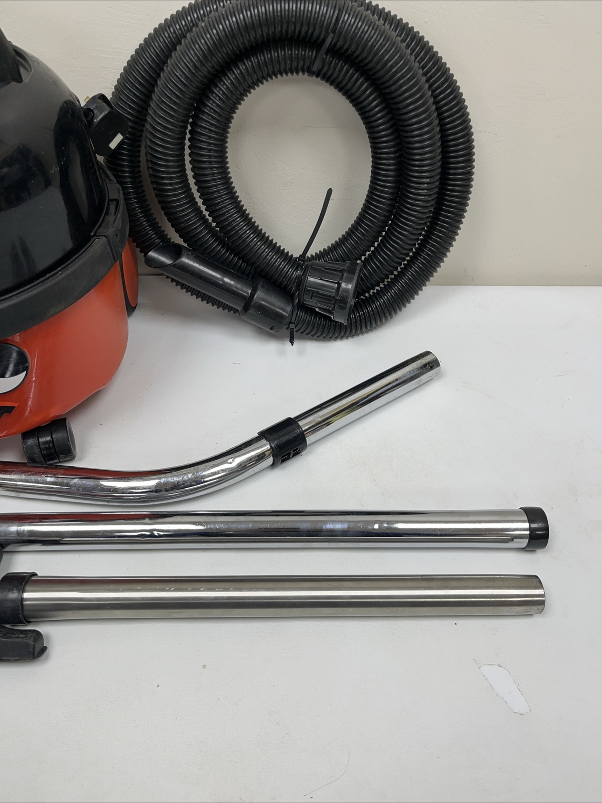 Numatic Henry HVR16011 Cylinder Vacuum Cleaner 620w With Airo Brush