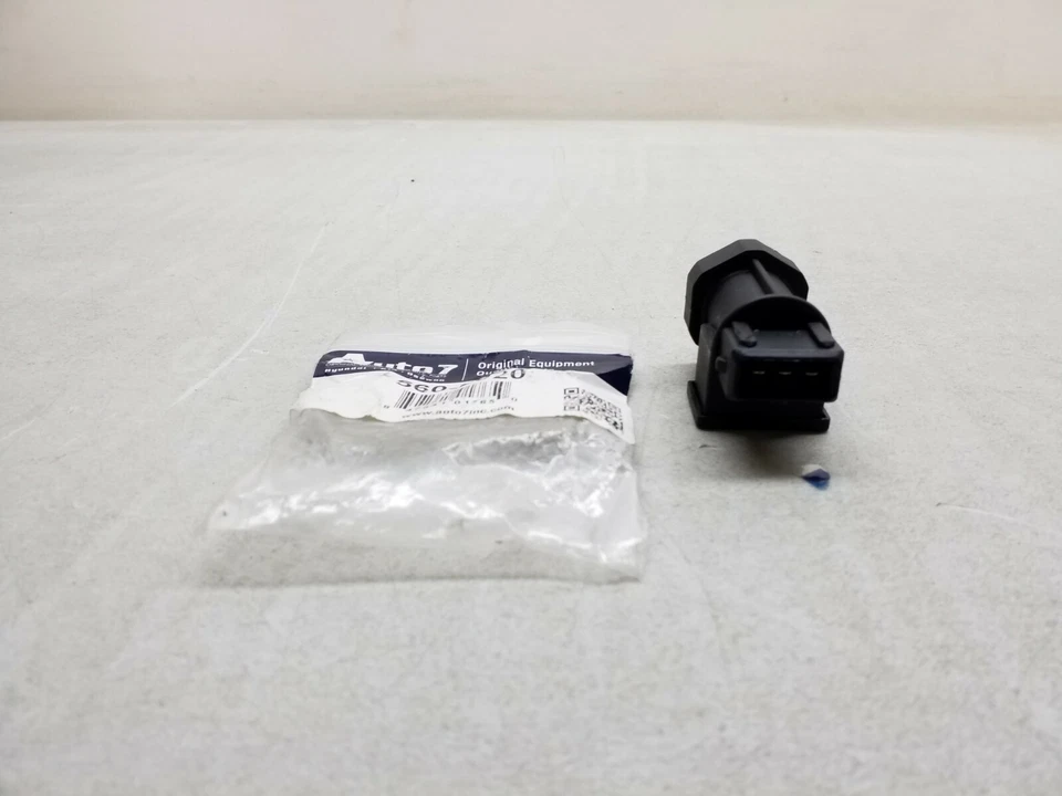 560-0020 Auto 7 Speedometer Impulse Sender-Std Trans Free Shipping  - Image 4 of 4