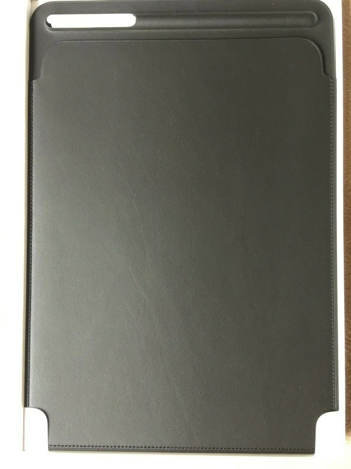 Apple iPad Pro 10.5'' Leather Sleeve Tablet Case - Black - Image 2 of 4
