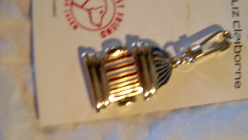 VINTAGE LIZ CLAIBORNE KEY CHAIN PATRIOT DOG FIRE HYDRANT CHARM RED WHITE BLUE