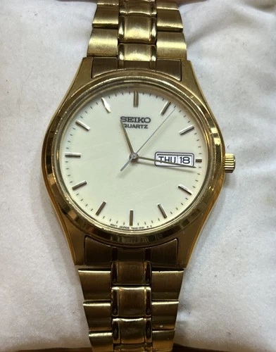 Seiko 7N43-9151 R2 Day~Date Mens Quartz Watch