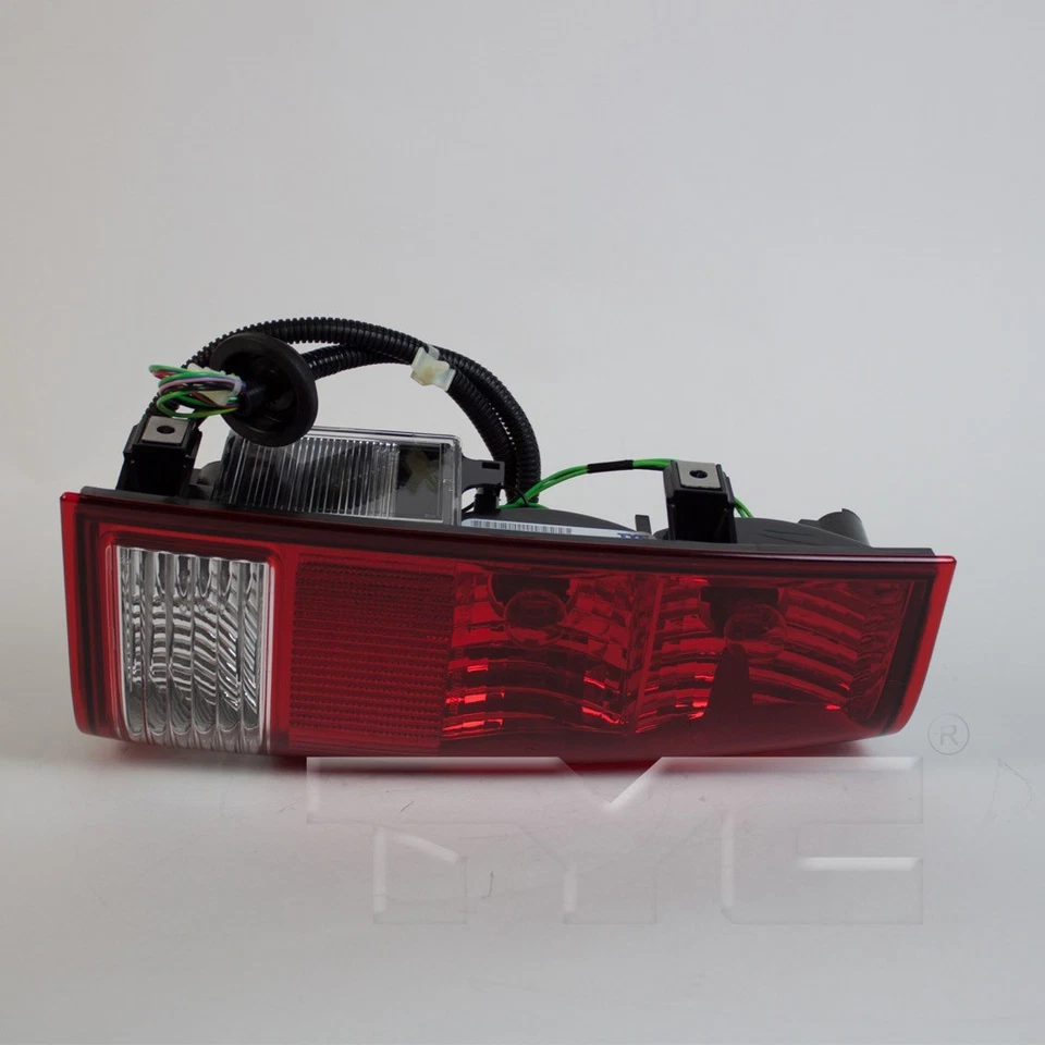 Luz trasera lámpara pasajero derecho para 04-15 Nissan Titan (con pieza utilitaria) Foto 3 de 4