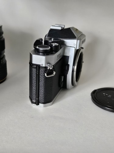 Nikon FE2 Chrome Body SLR Film Camera W/ Tokina ATX 35-70 F/2.8 Lens Nice - Bild 9 von 17