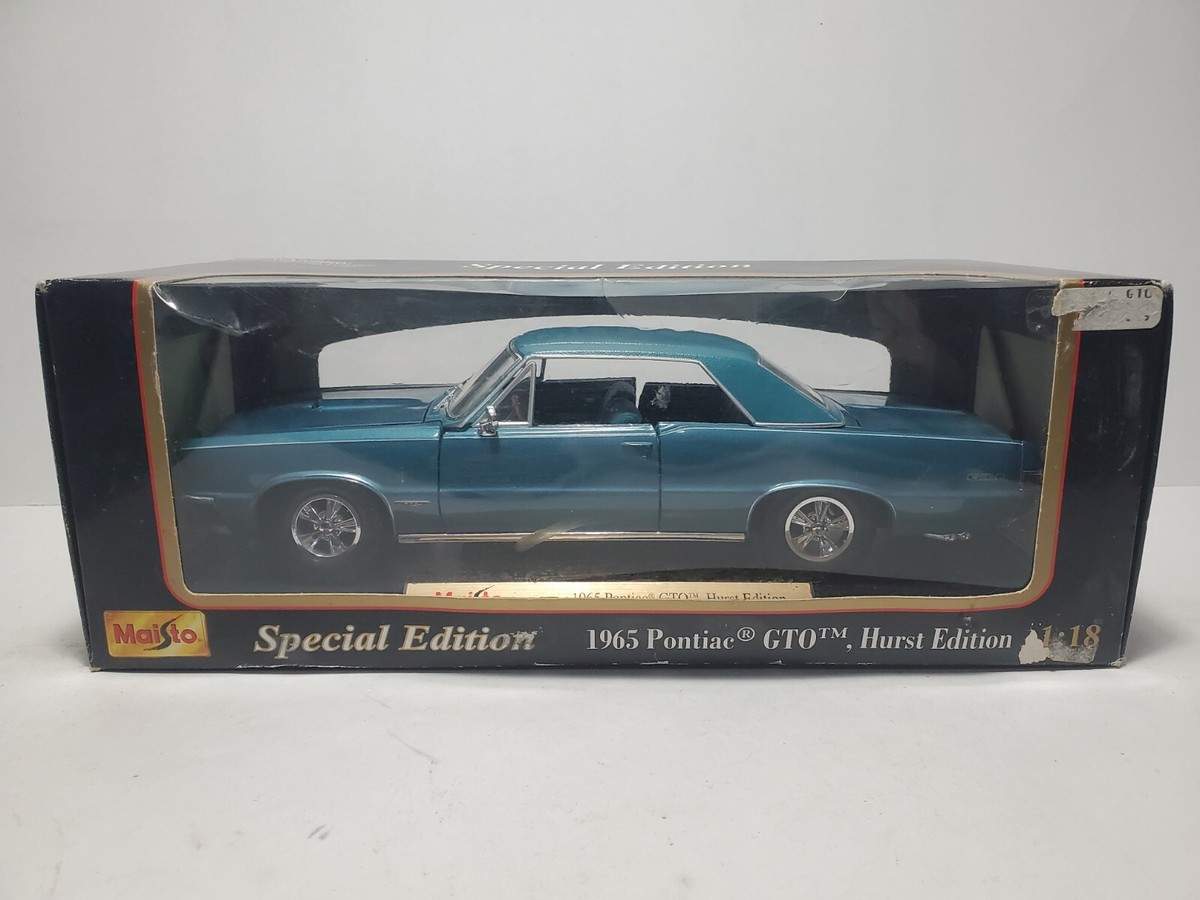1965 Pontiac GTO Hurst Edition Maisto Special Edition 1:18 Scale