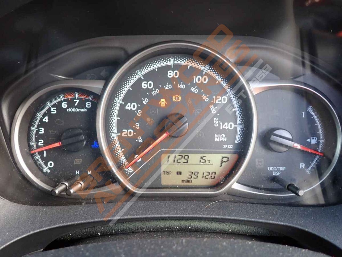 TOYOTA YARIS SPEEDO CLOCKS 2015 MK3 SPEEDOMETER COUNTER 1.3 PETROL