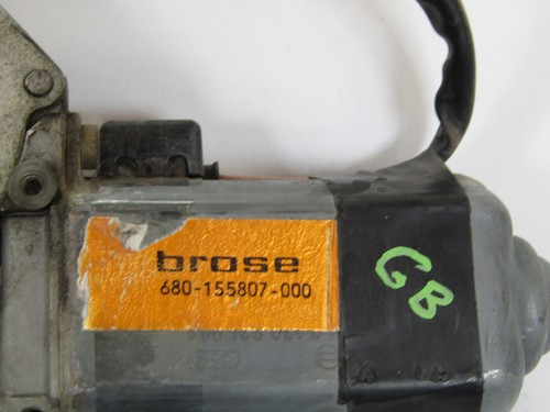 1994-1995 Land Rover Discovery Right Side Front (LHD) Power Window Motor - Picture 2 of 6