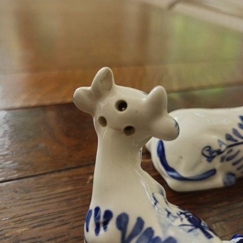 Delft Blue Cow Salt And Pepper Shakers Ceramic - Picture 9 of 12