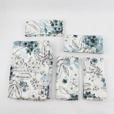 Nappe Rectangulaire Florale Bleu & Blanc Cassé 50 x 66 po + 4 Serviettes - Photo 1/4