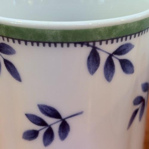 Villeroy & Boch Switch 3 tazzine da caffè in porcellana Cordoba bianco con foglie blu - Foto 14 di 16