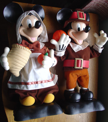 1996 Telco Mickey & Minnie Mouse Thanksgiving Animated Figure Lot 4 Display Read