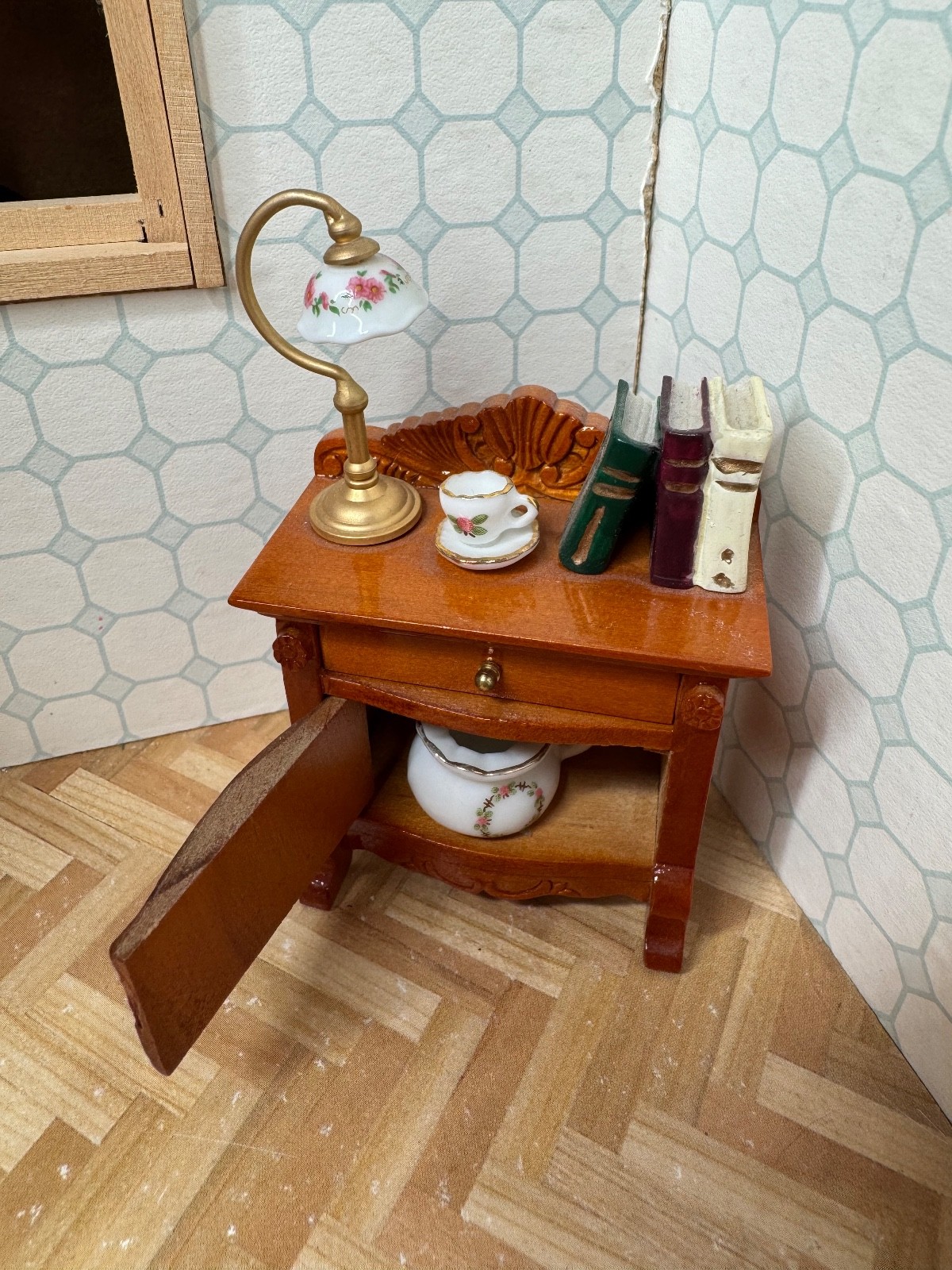 Germany Dollhouse Miniatures Reutter Porcelain Cabinet & Side Table