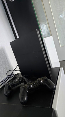 Sony PlayStation 4 PS4 500GB Schwarz PAL CUH-1216A mit 2 DualShock 4