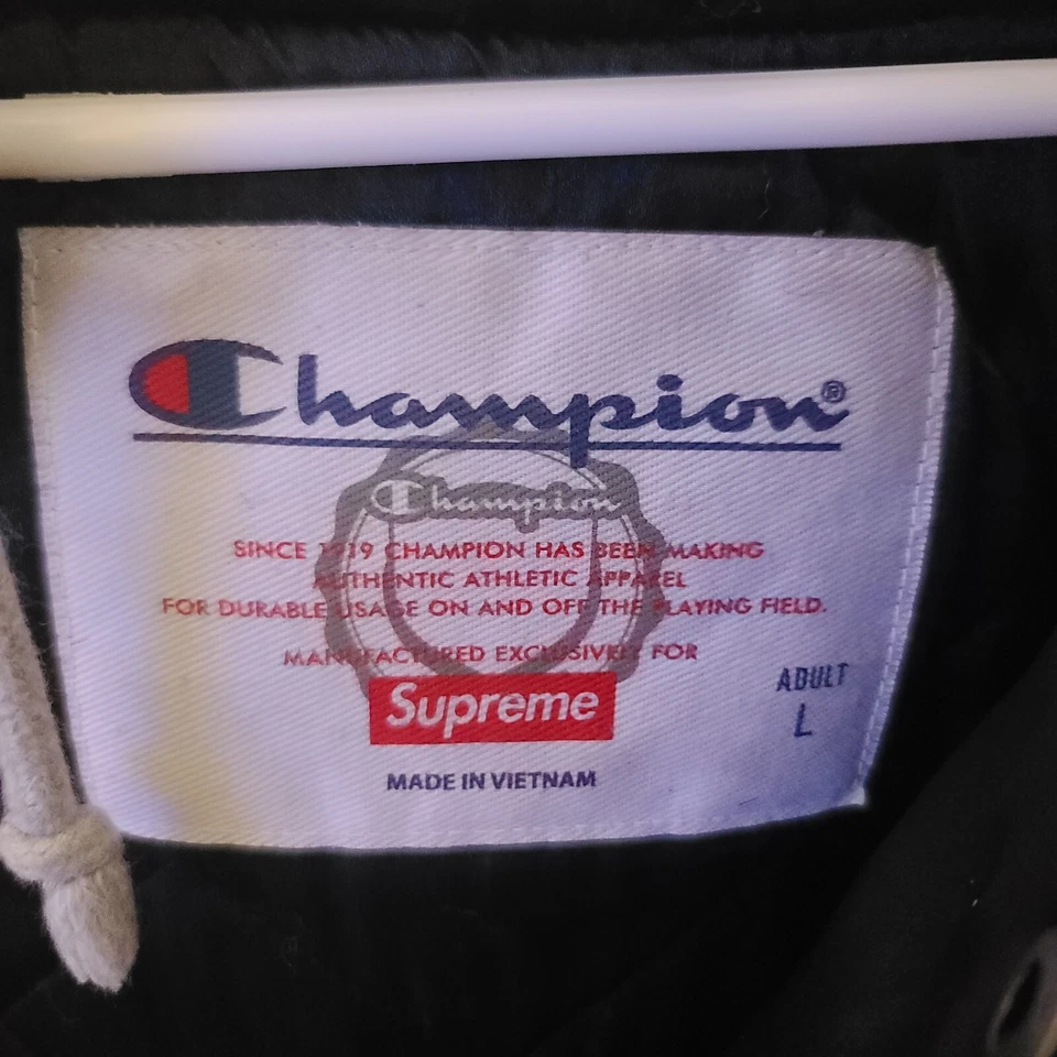 Chaqueta universitaria Supreme Champion satinada con capucha - talla L - negra Foto 4 de 4
