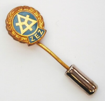 Q43) ZEZ Monogramm Logo Tschechisch Vintage Werbung Krawatte Anstecknadel Abzeichen