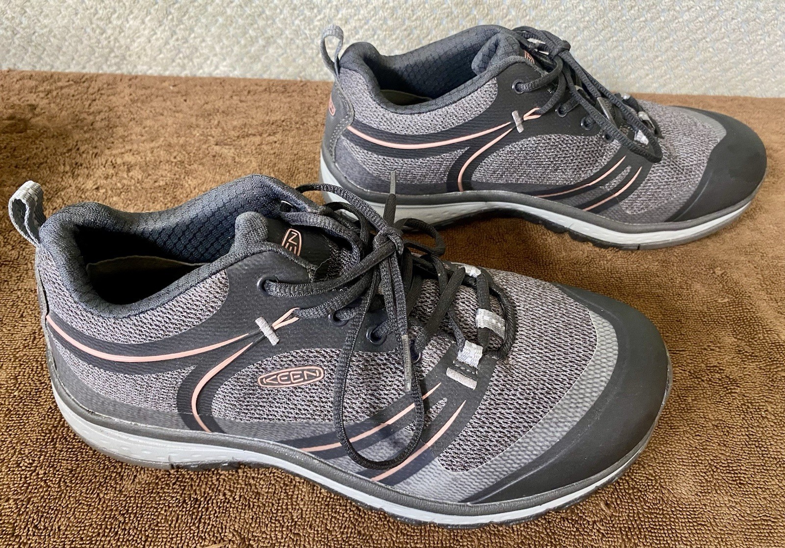 Scarpe da lavoro industriali Keen Utility donna Sedona punta bassa in lega RavenRose alba 7 5 M