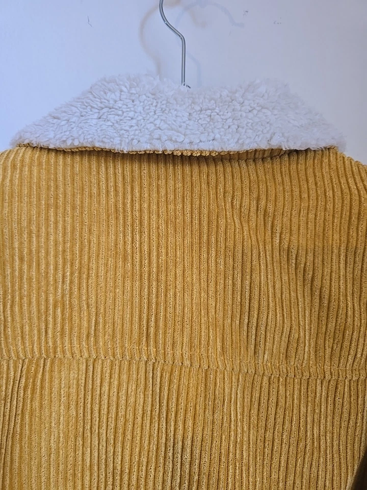 Chaqueta de Invierno Mayoral Niñas Amarilla Talla 16 Imitación Piel Forrada Interior y Cuello Foto 3 de 4