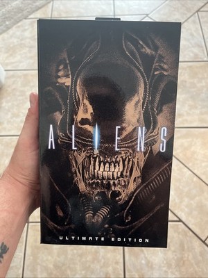 ALIENS: WARRIOR XENOMORPH BROWN ALIEN ULTIMATE EDITION 9 in DELUXE ACTION FIGURE