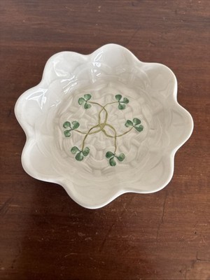 Schöne Belleek Kinsale Kleeblatt kleine Schale 