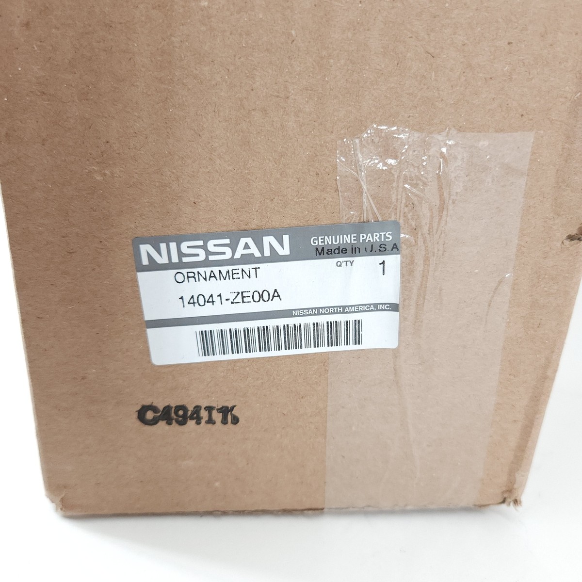 Genuine OEM Nissan 14041-ZE00A Engine Cover 12-16 NV3500 07-15