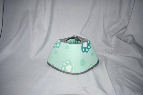 Bienbee Soft Cat Cone Collar Anti-Licking in Green Paws MED 8.5”-12” NEW - 第 1/3 張圖片