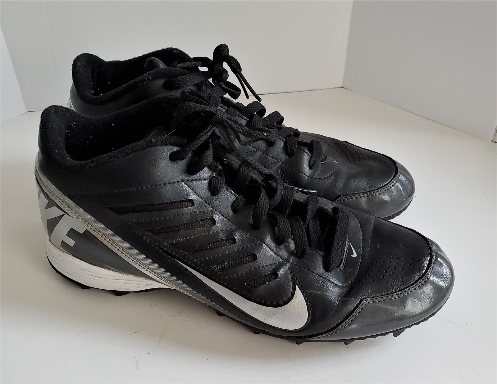 Nike Men's Athletic Sports Landshark Football Cleats Size 9 Shoes eBay