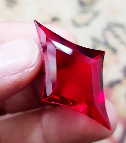 Piedra preciosa suelta topacio rojo piedra de forma elegante para hacer colgante - Imagen 4 de 5