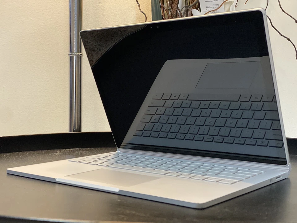 Microsoft Surface Book 13.5" Touch i5-6300U| 2.40GHz 8GB RAM| 128GB SSD Win10Pro - Image 2 of 4