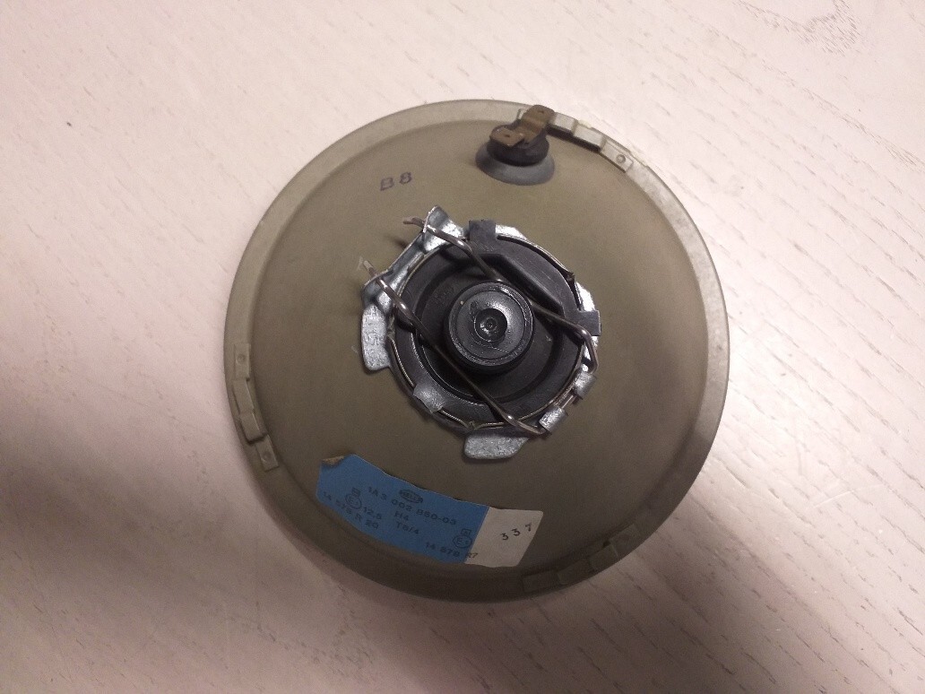 Hella 1A3002850-031 Scheinwerfereinsatz, Hauptscheinwerfer TOYOTA 