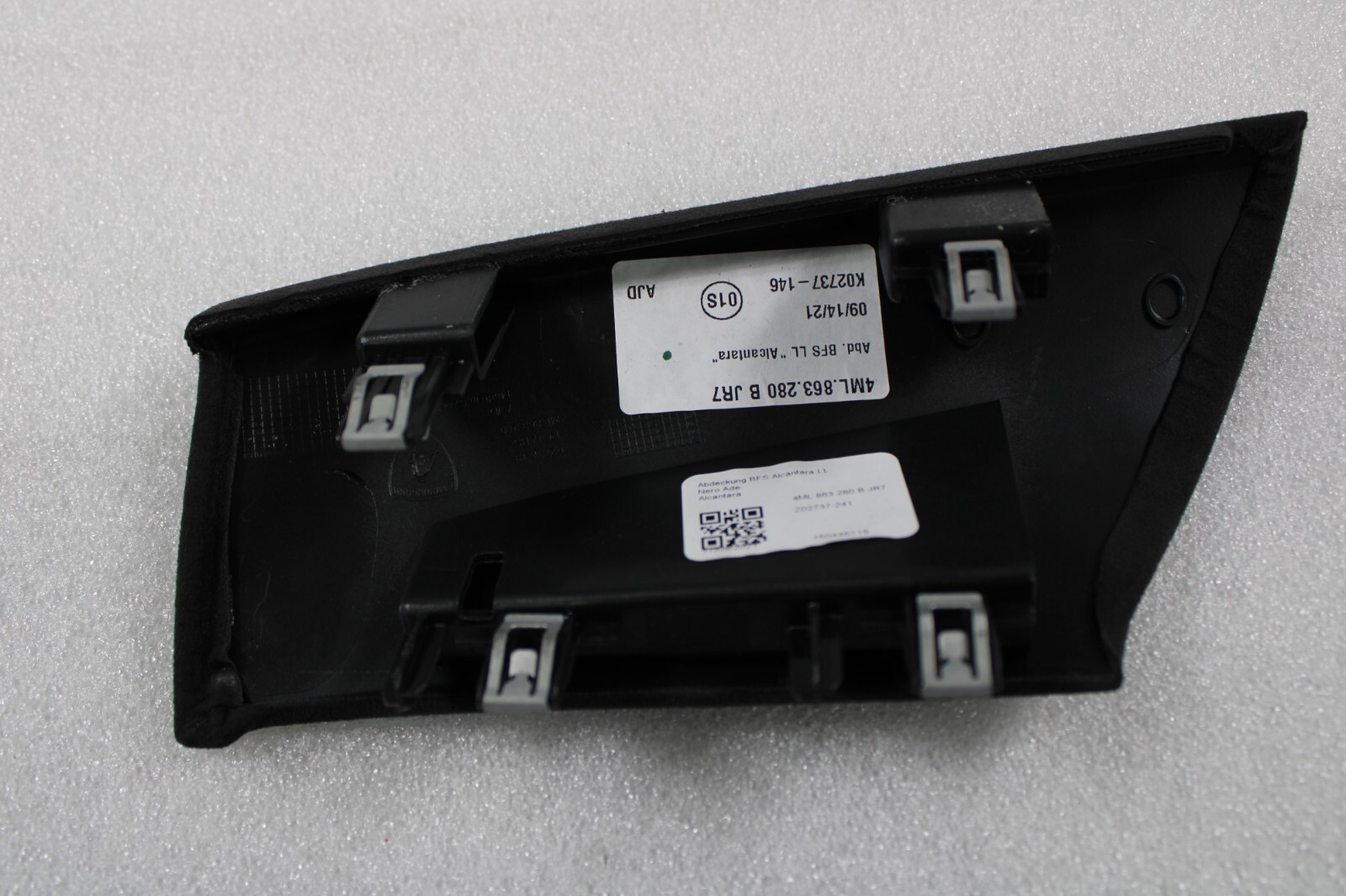 Lamborghini Urus, RH, Right, Front Trim, Used, P/N 4ML863280B