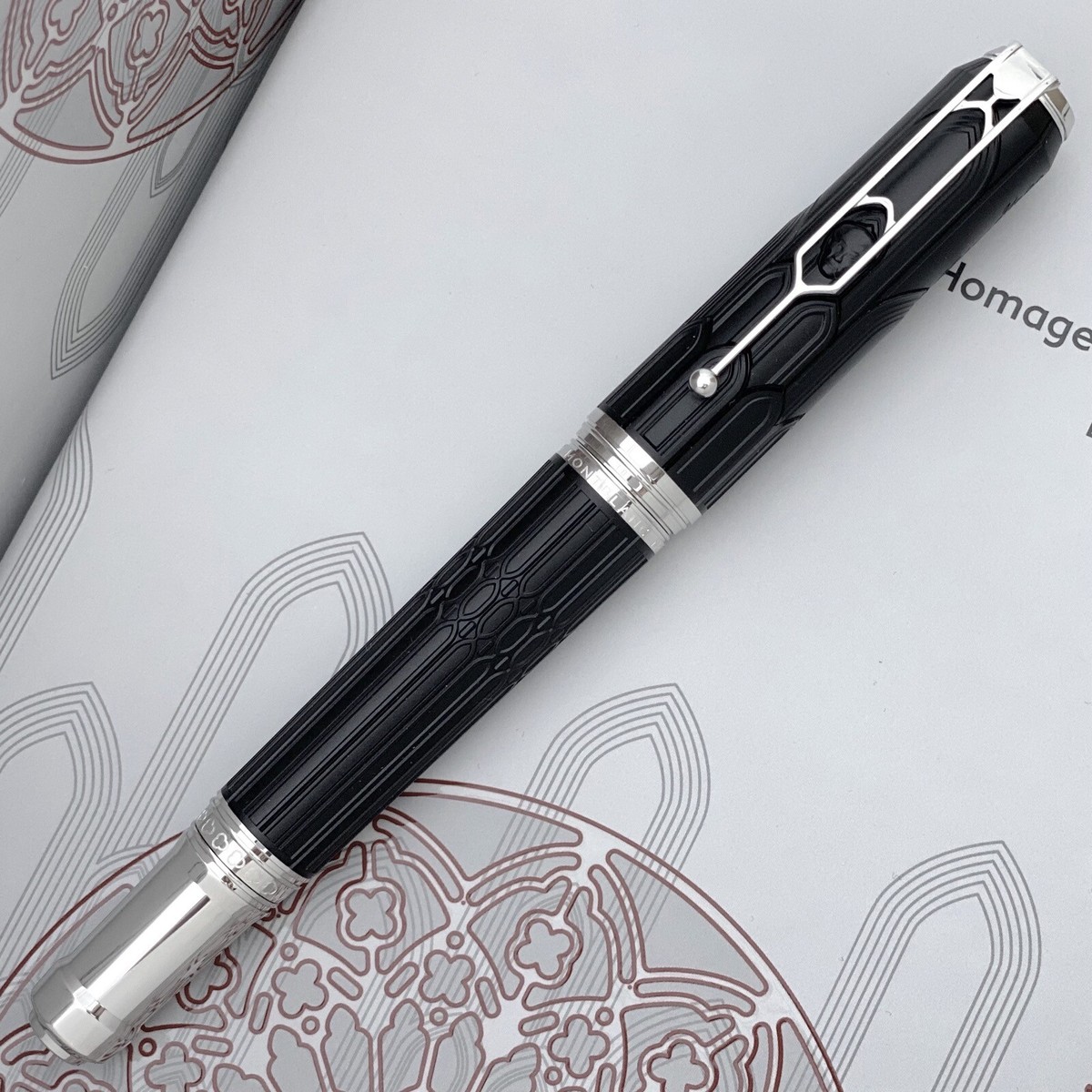 MONTBLANC Writers Edition Homage to Victor Hugo Fountain Pen