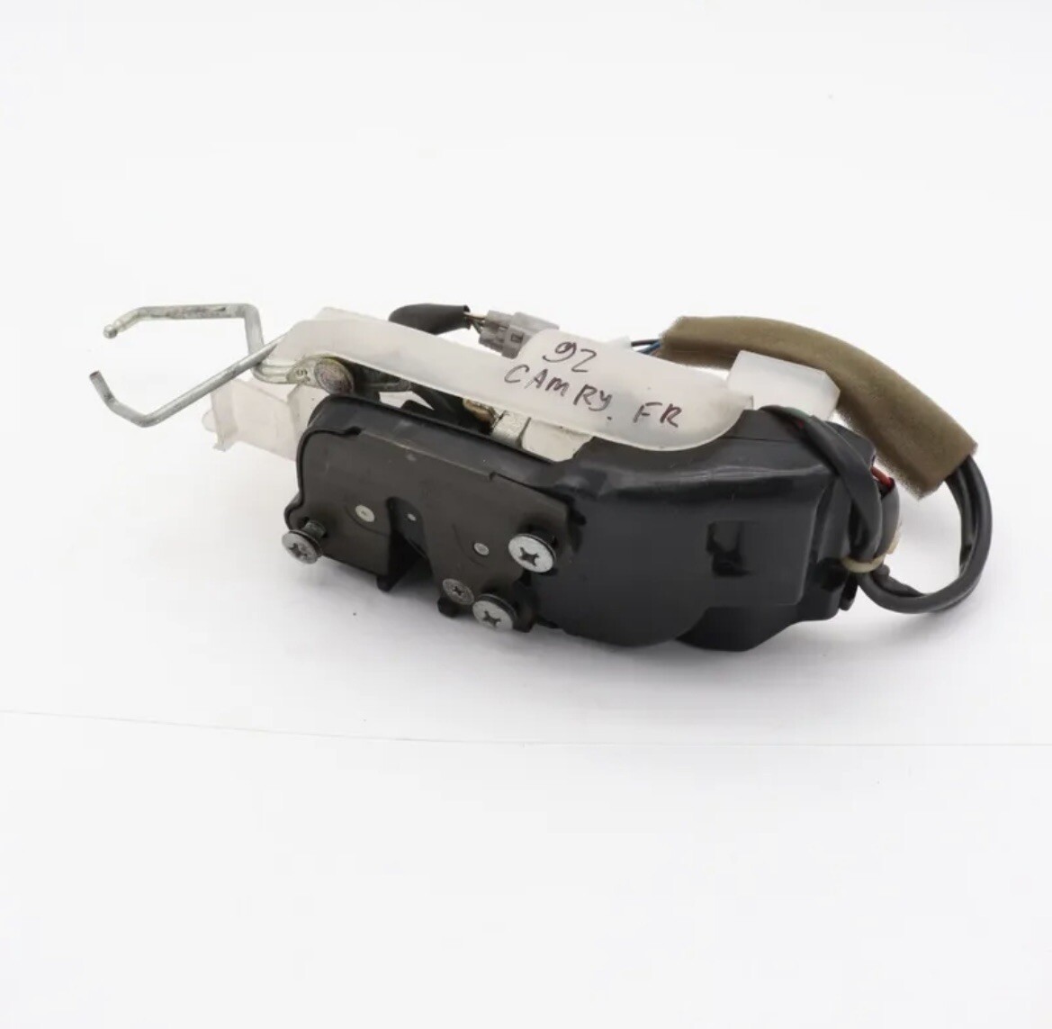 92 93 94 95 96 FRONT RIGHT PASSENGER DOOR POWER LOCK LATCH