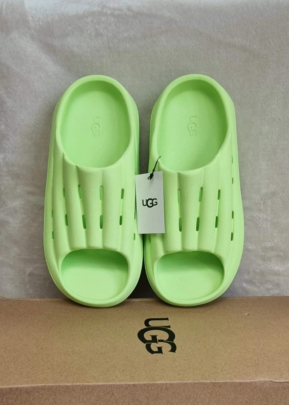 Sandali Chartre verdi UGG FoamO Slide pallide taglia 6 si adattano taglia 7 8