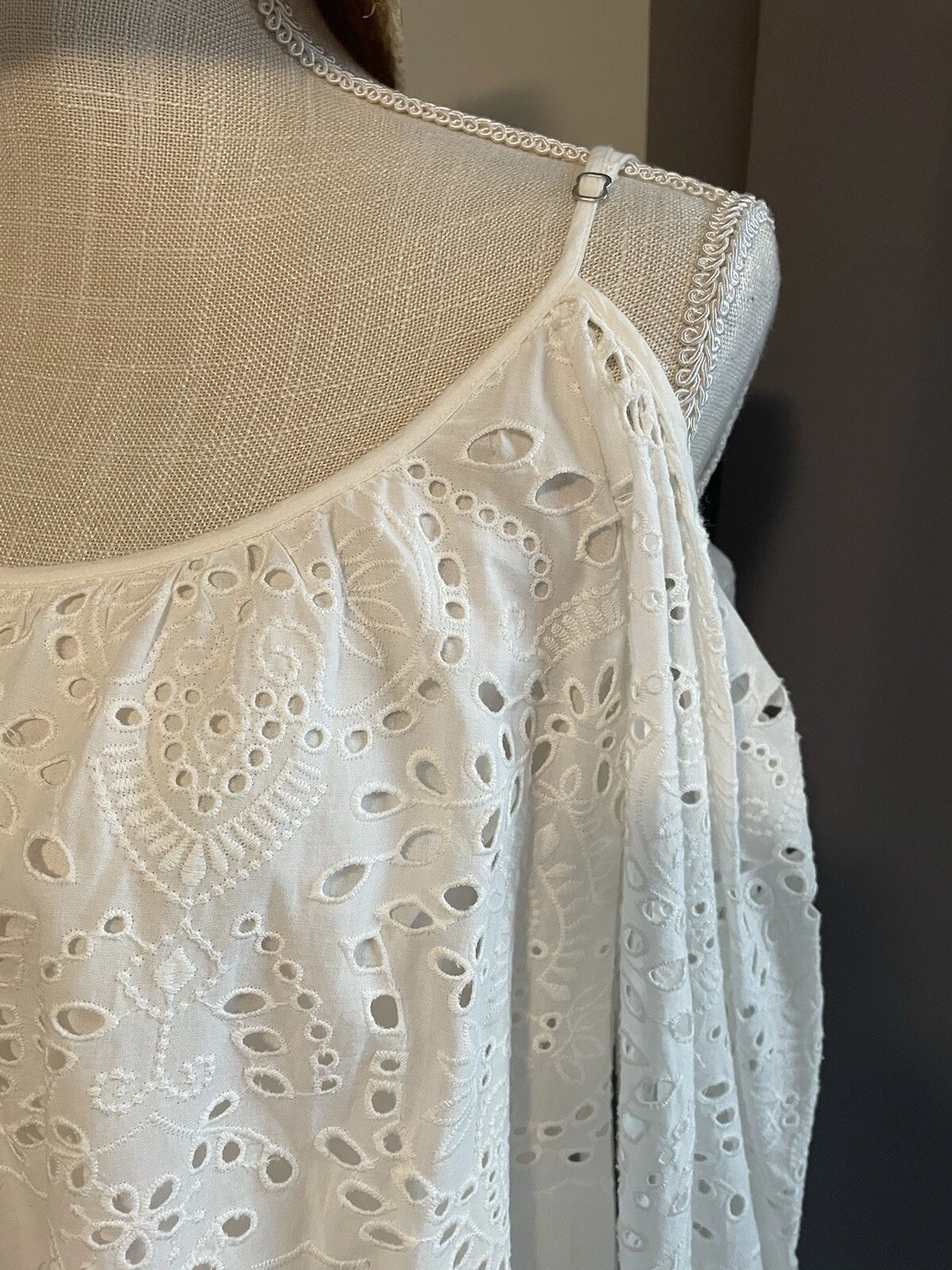 OFF WHITE Nuovo con etichetta! BCBGMAXAZRIA prendisole babydoll cotone occhielli bianco sporco taglia small $368