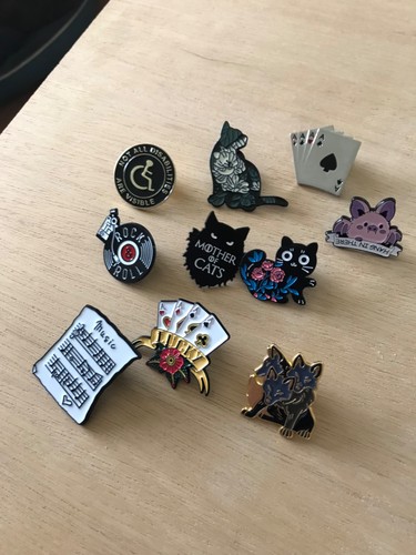 10 Mixed pin badge brooch 6